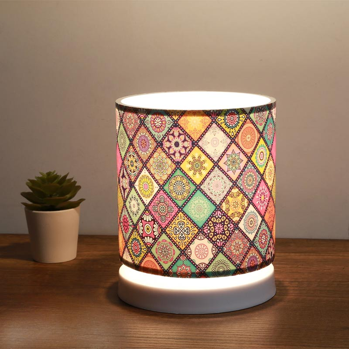 Φωτιστικό επιτραπέζιο Hassard ύφασμα/Mdf χρώμα πολύχρωμο/λευκό 15x16x22εκ.