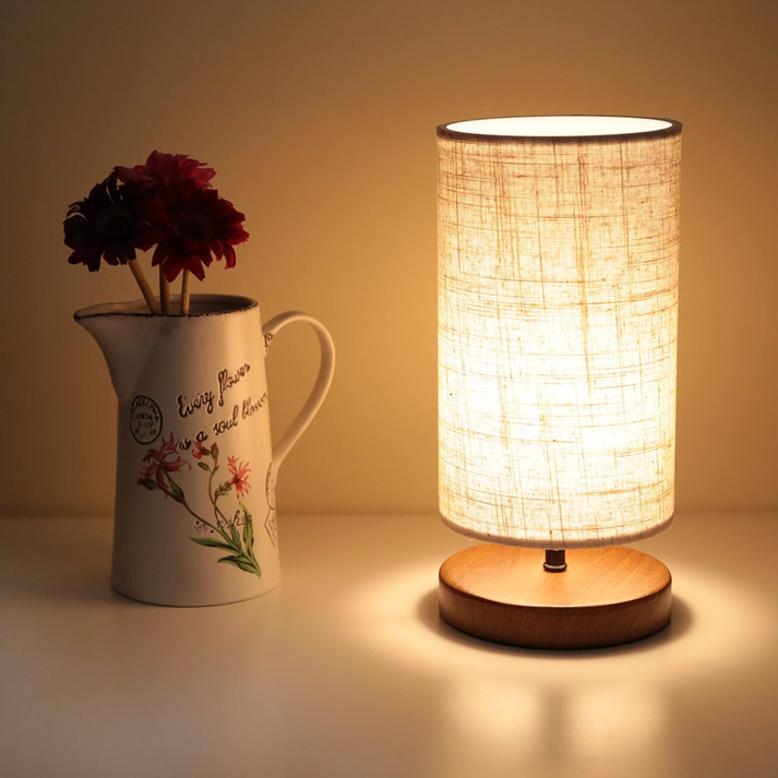 Φωτιστικό επιτραπέζιο Winkler wicker ύφασμα/ξύλο/μέταλλο χρώμα ανοιχτό καφέ 15x15x30εκ.